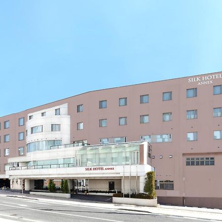 Silk Hotel Annex Iida Bagian luar foto